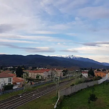 Avec Vue A Sur Tet Ille-sur-Têt
